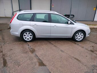 Ford Focus combi 1.6i 16v,74kw,r.v.2010 - 4