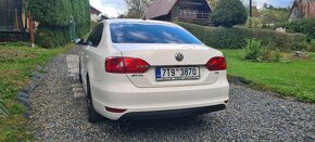 Volkswagen Jetta 2012, 1.6TDI 77KW Trendline - 4