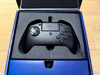 Razer Raion Fightpad pro PS4 / PC - herní gamepad , USB - 4