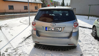 prodám Toyota Verso 2.0 r.v. 2011/11 - 4