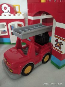 Lego duplo 10593 hasičská stanice, hasiči - 4