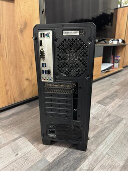 Herní počítač i5-10400F / RX 5700 XT 8GB / 16GB RAM - 4