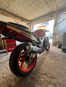 Honda CBR900rr sc33 1998 - 4