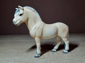 SCHLEICH SBĚRATELSKĒ FIGURKY 66 - 4