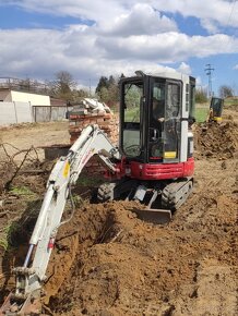 Bager Takeuchi TB23 + vrták + kladivo + 4 lyžice. - 4