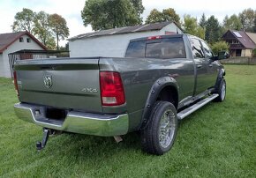 Dodge RAM 2500HD Fullsize - 4