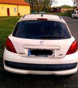 Prodám náhradní díly na Peugeot 207 Van - 4