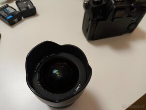 Panasonic GH5 + klec + 128GB karta, 3 baterie, 2x objektiv - 4