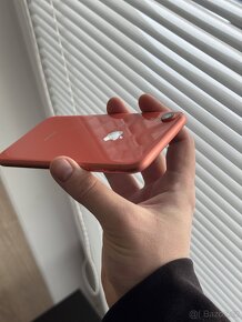 iPhone XR 64GB hezký stav - 4