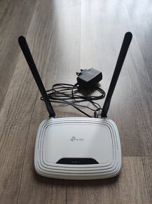 Wi-Fi Router: TP-Link TL-WR841N - 4