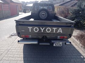 Land Cruiser 79 VDJ 6x6 4,5TD V8    S L E V A - 4