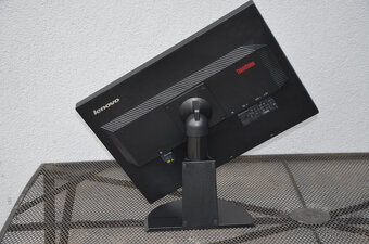 Lenovo ThinkVision LT2252p - LED LCD 22 - 4