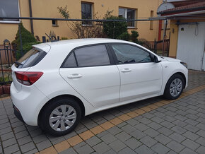 Kia Rio - 4