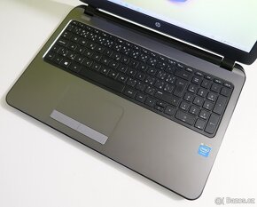 PĚKNÉ HP 250 G3 /INTEL/4GB/SSD240GB/NOVÁ BATERIE/WIN10 - 4