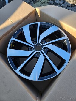 Alu kola VW Golf 7,5Jx18 ET 49 - 4