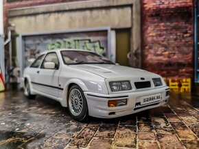 Ford Sierra Cosworth 1:18 Autoart - 4