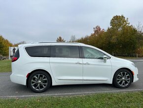 Chrysler Pacifica 2017 Limited Luxury, 3,6, 7 míst - 4