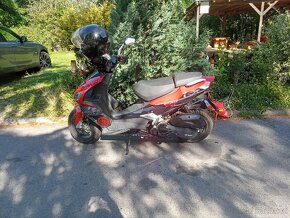 Skútr 125ccm najeto 400km. - 4