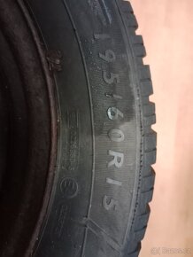 Sada zimních pneumatik Dunlop 195/60R15 s disky - 4