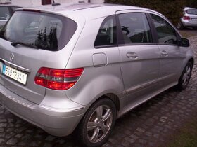 Mercedes B180 i - 4