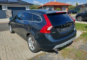 Volvo V60 D3 Momentum - 4