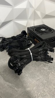 EVGA SuperNOVA 1600 G+ 80 PLUS GOLD - 4