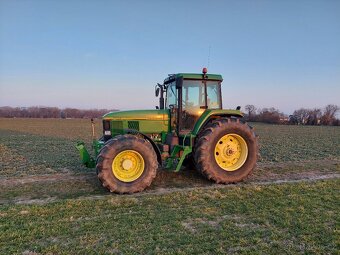 Traktor John Deere 7700 - 4