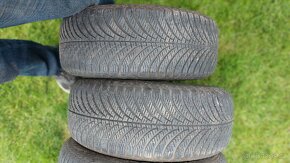 Goodyear 205 60 R15 pěkné cca 7mm za veechny 4 - 4