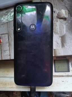 Motorola G8 plus - 4