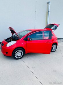 Toyota yaris 1.3 - 4