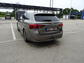 Toyota Avensis kombi 2,0 D-4D - prav. servis - 4