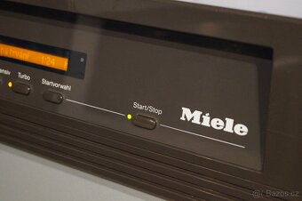 Hnědá vestavná myčka Miele G5650 SCi, tři koše - 4