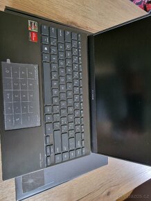 Silný Asus Zenbook 14, UM425UAZ - 4