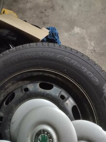 Plechové kola + zimní gumy 155/80 r13 - 4