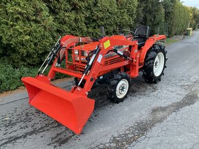 Malotraktor, Traktor Kubota L1-205 s čelním nakladačem - 4