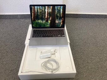 MacBook Air i7 (4 jádra) 13" 2020 16GB RAM a 512SSD - 4