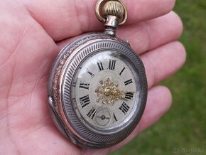 Velmi staré krásné pánské kapesní bohatě zdobené hodiny - 4