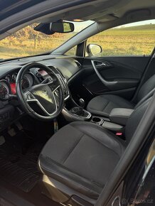 Opel Astra J SportsTourer 1.4 turbo 88kw - 4