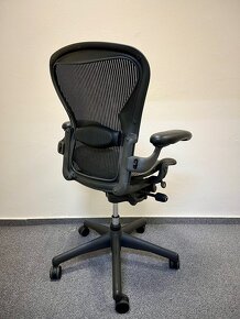 kancelářská židle Herman Miller Aeron - 4