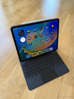 Apple iPad Pro 12.9" (128GB, M1) + Magic Keyboard + Pencil  - 4