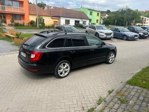 Škoda SuperB Kombi 2.0 TDi 125kW DSG 175 000KM - 4