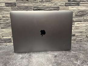 CTO MacBook Pro 15" 2017 i7 / 16GB / 500GB / Pro 560 - 4