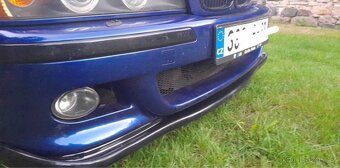 Lipo pod nárazník na BMW E39 - Černý Lesk - 4