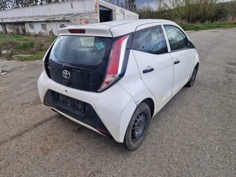 Rozprodám na náhradní díly Toyota Aygo 2018 - 4