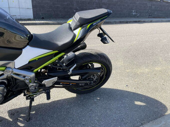 Prodám Kawasaki Z900 92kw,8944km,1.majitel,obleceni - 4