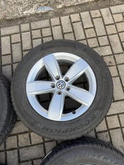 ORIGINÁL Alu Volkswagen Corvara R17, 5x112 - ZIMNÍ PNEU, TOP - 4