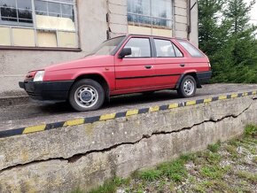 Prodám Škoda favorit  a 2x škoda forman - 4