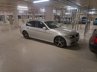 Prodám BMW E90 320i 110kw - 4