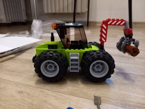 poštovné 39 Kč LEGO City 60181 Traktor - 4