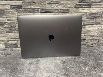 CTO MacBook Pro 15" 2017 i7 / 16GB / 500GB / Pro 560 - 4